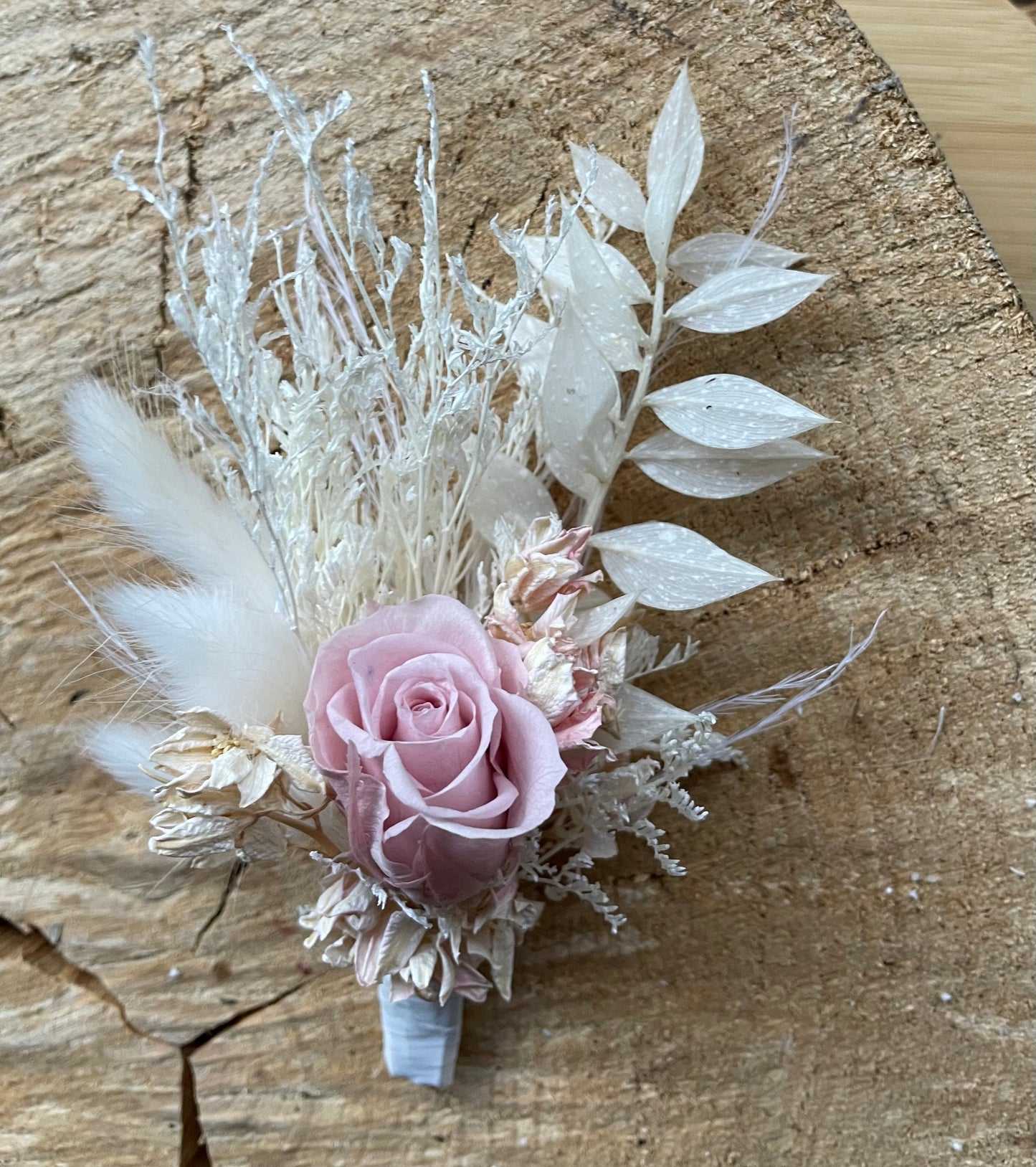 Boutonnière ~ pink