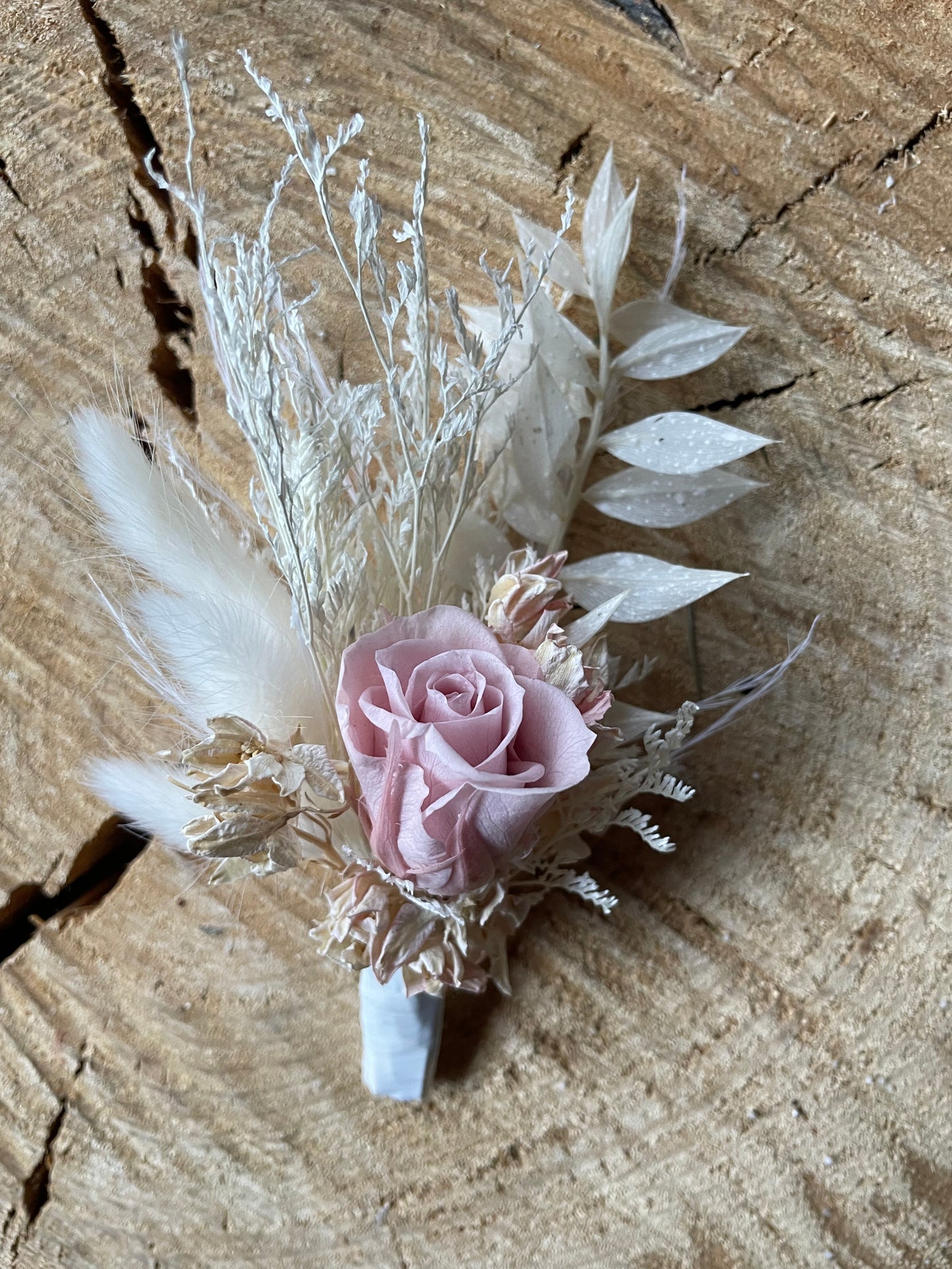 Boutonnière ~ pink