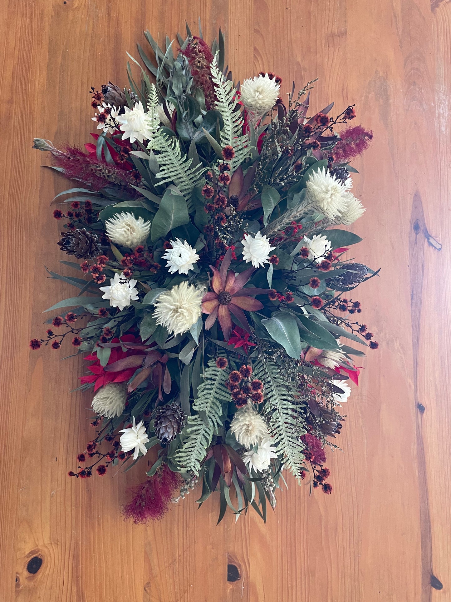 Native RedTable Centrepiece