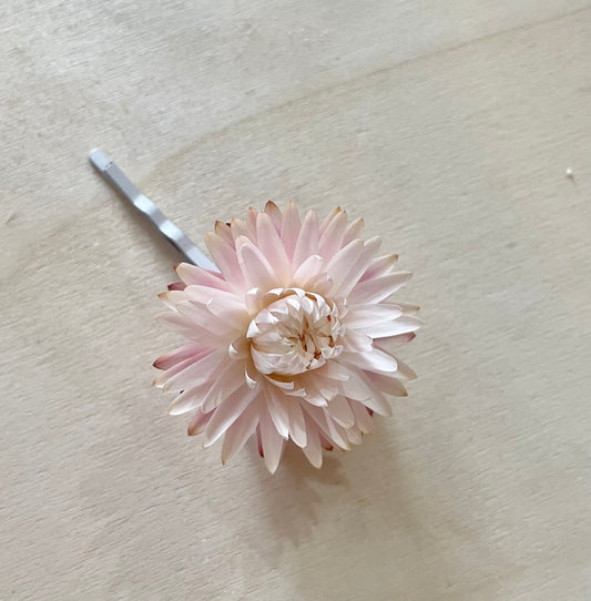Hair pin - single flower head very soft pink