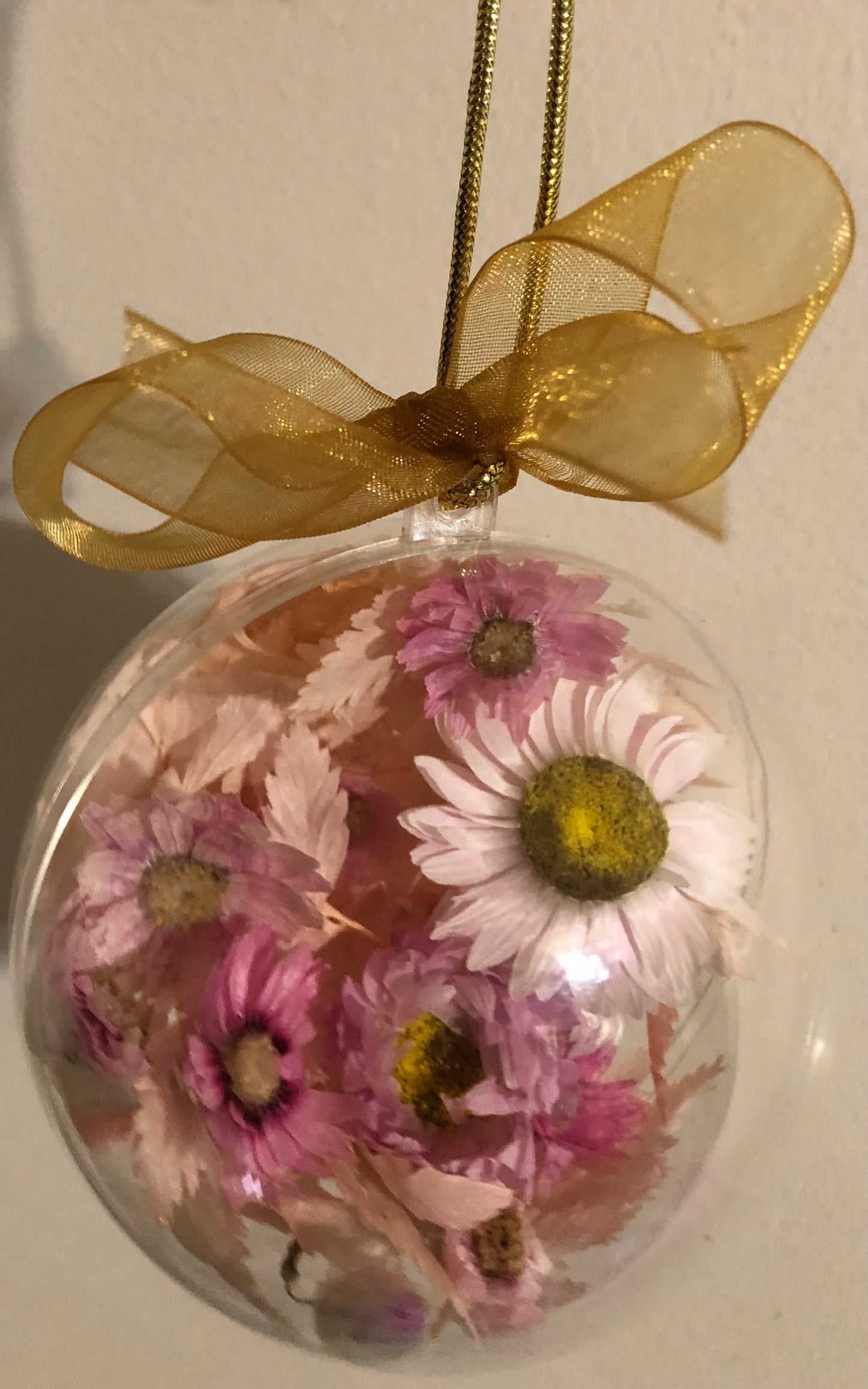 Christmas Bauble 8cm Pink Daisy Gold