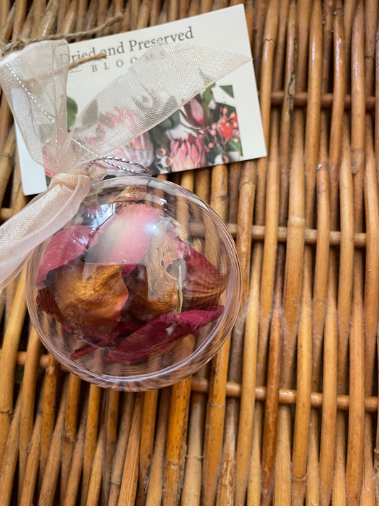 Bauble ~ Rose petal 6cm