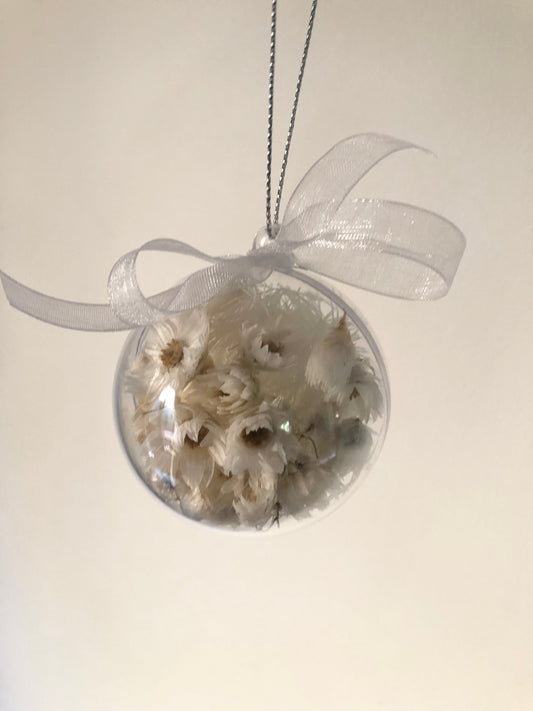 Christmas Bauble 6cm white foliage and dried daisies silver ribbon