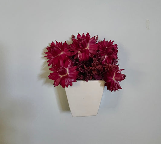 Fridge Magnet~Burgundy Straws