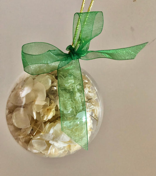 Christmas Bauble 8cm ~cream