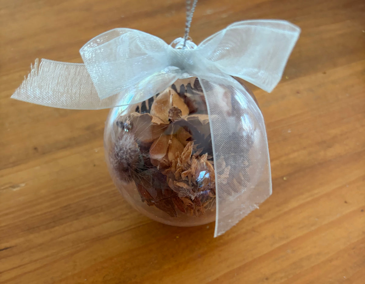 Bauble 6cm ~ Gumnut
