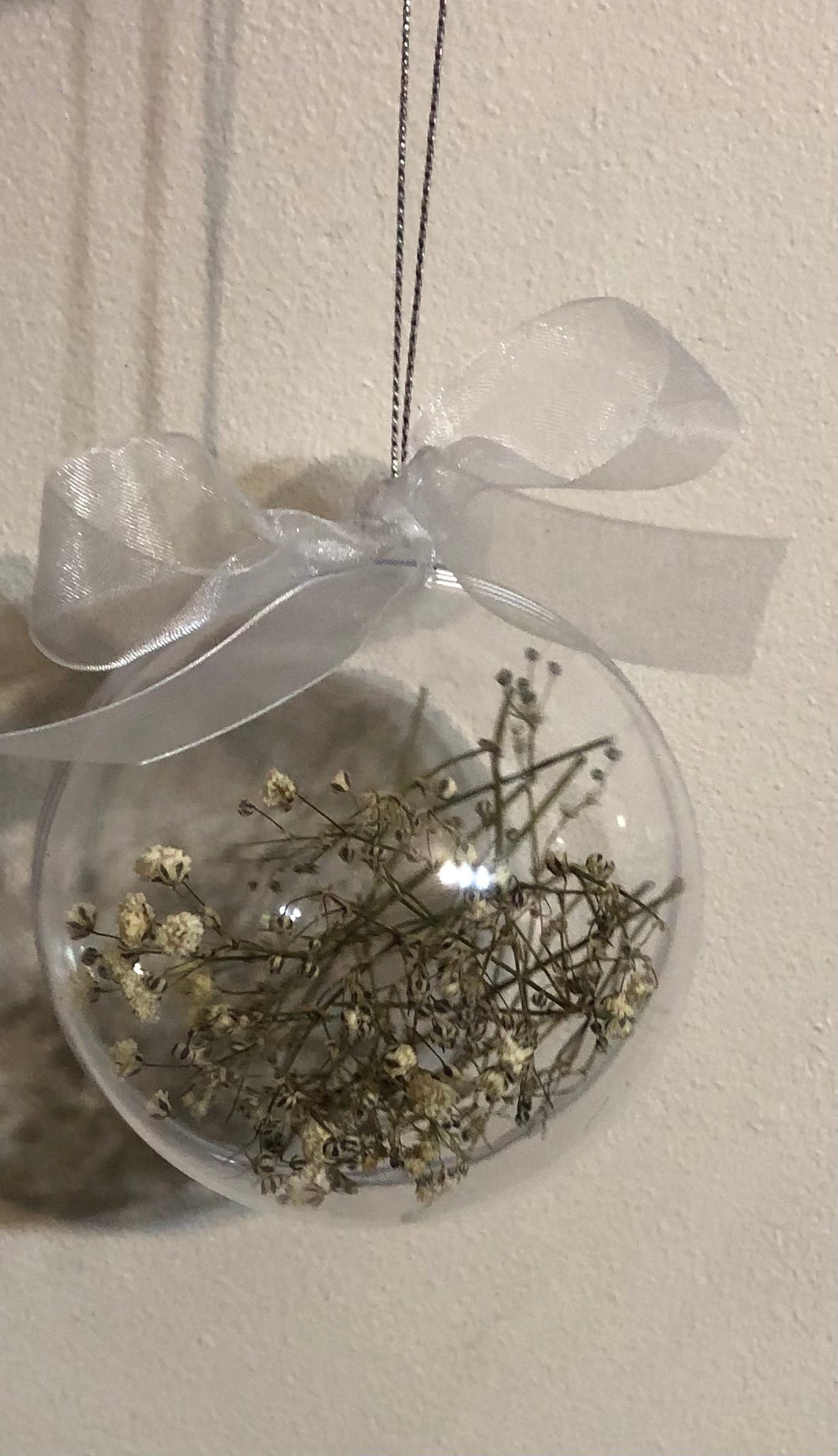 Christmas Bauble 8cm baby breath