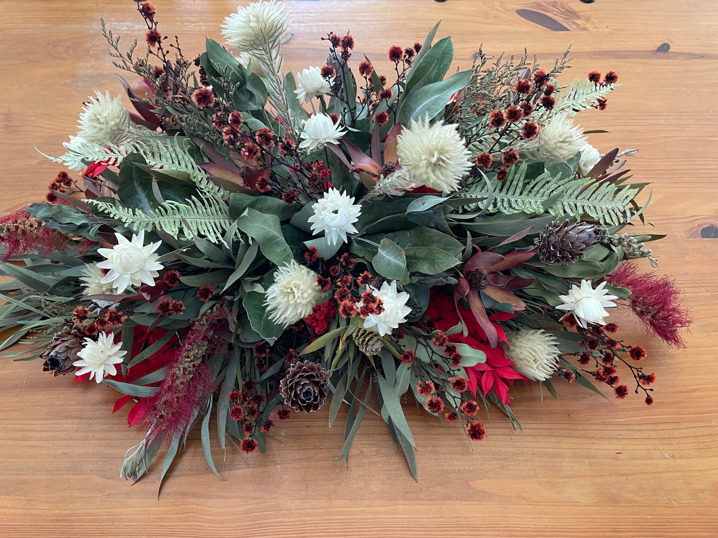 Native RedTable Centrepiece