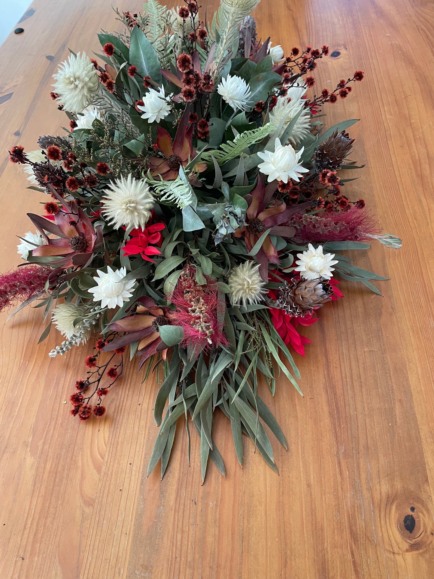 Native RedTable Centrepiece